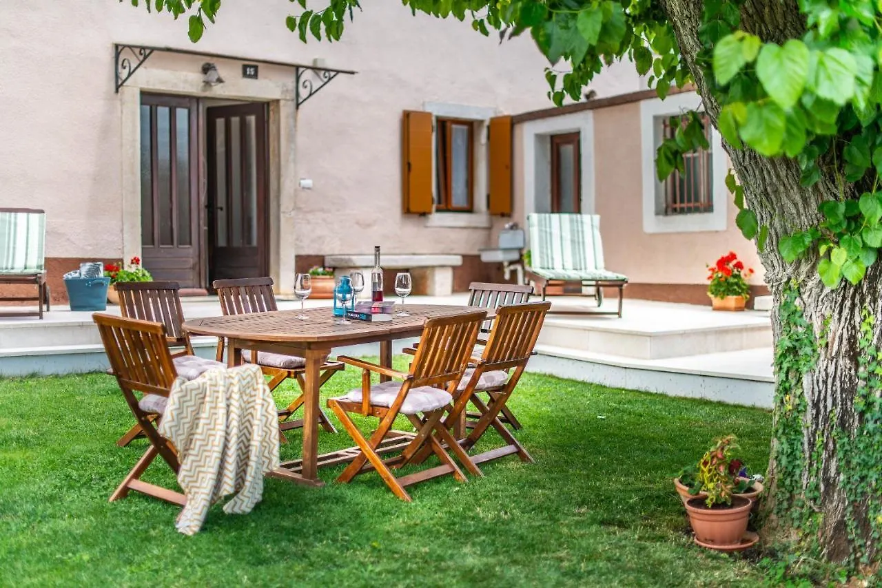 فيلا House Nona Roza Barban بيت للعطل