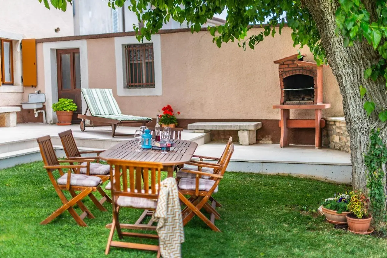 بيت للعطل فيلا House Nona Roza Barban